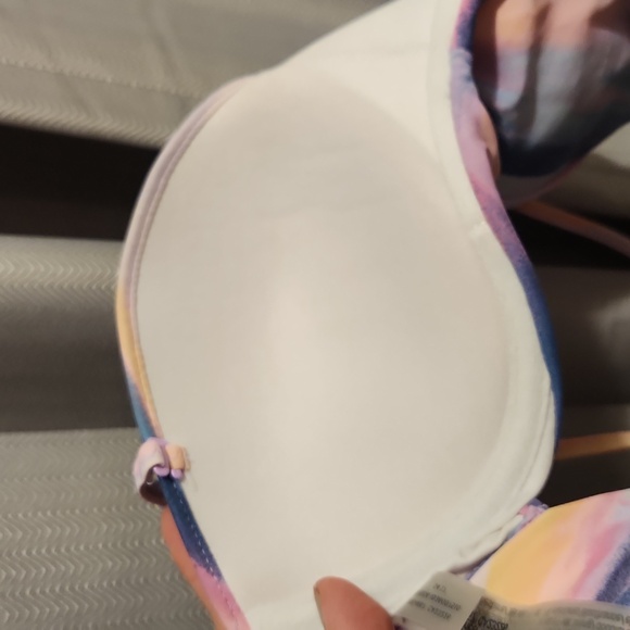 VS Pink Swim Set - Picture 3 of 9